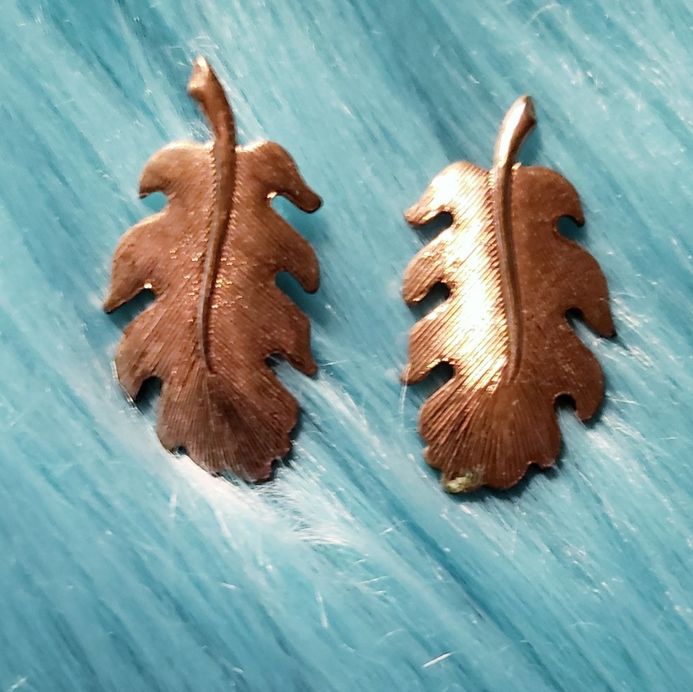 Copper oak leaf vintage post earrings
